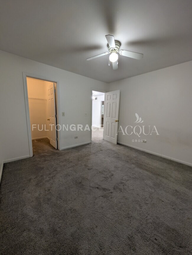 Building Photo - 2551 Oak Tree Ln