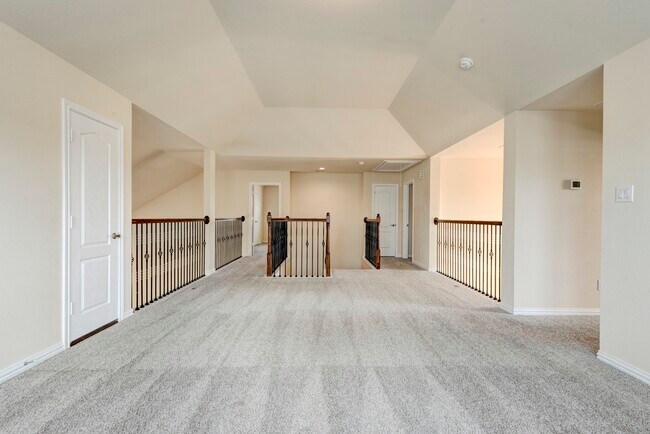 Building Photo - 173 Dina Ln