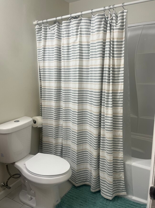 Building Photo - 244 High Path Rd