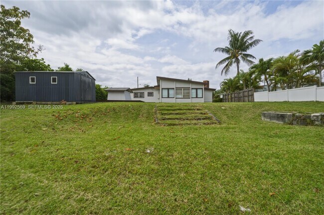 Building Photo - 3825 SW 33rd St