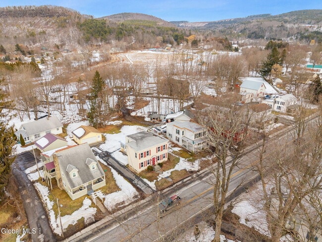 Building Photo - 232 Main St