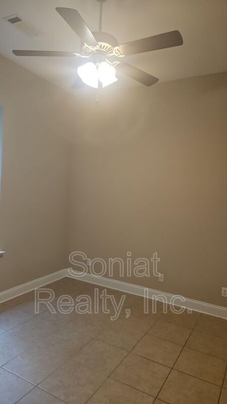 Building Photo - 5728 Wickfield Dr