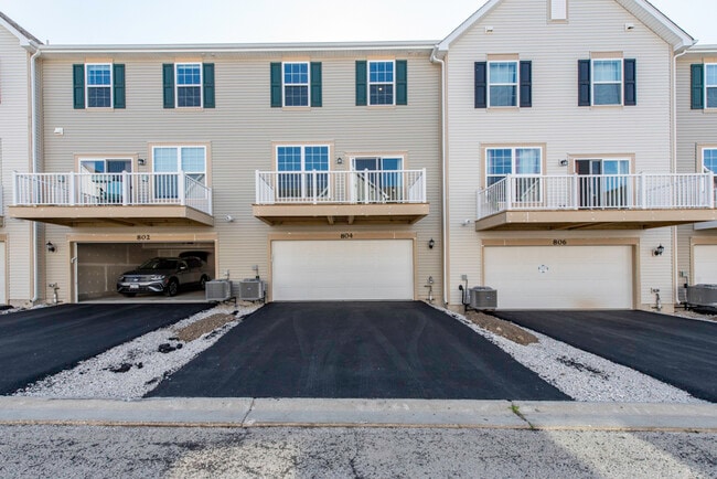 Building Photo - 804 Neubauer Circle