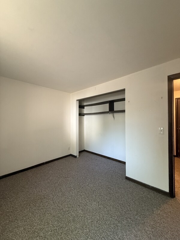 Building Photo - 134 E Johnson St