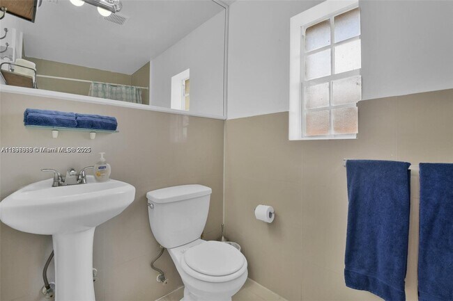 Building Photo - 6966 Byron Ave