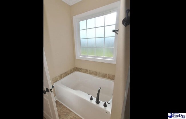 Building Photo - 1355 Millbank Dr