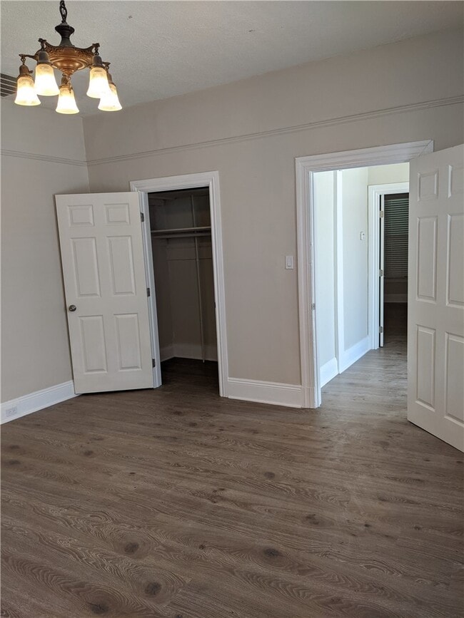 Building Photo - 1042 S Catalina St