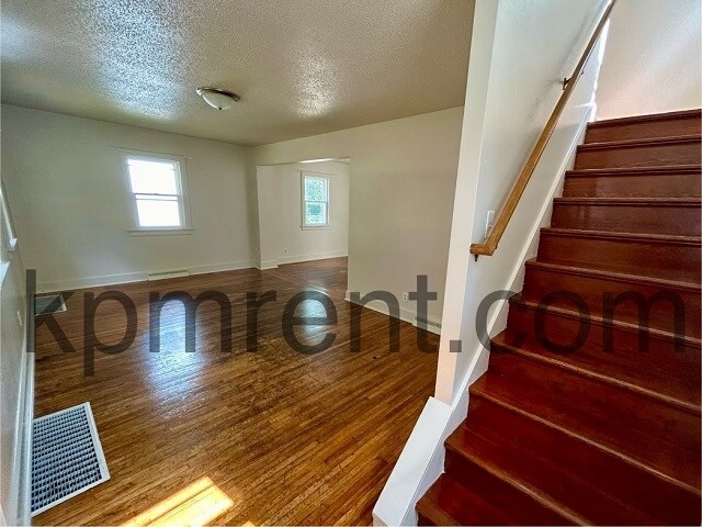 Building Photo - 1206 10th St NW