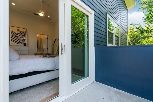 Building Photo - 1102 1/2 Tillery Street, Unit 2