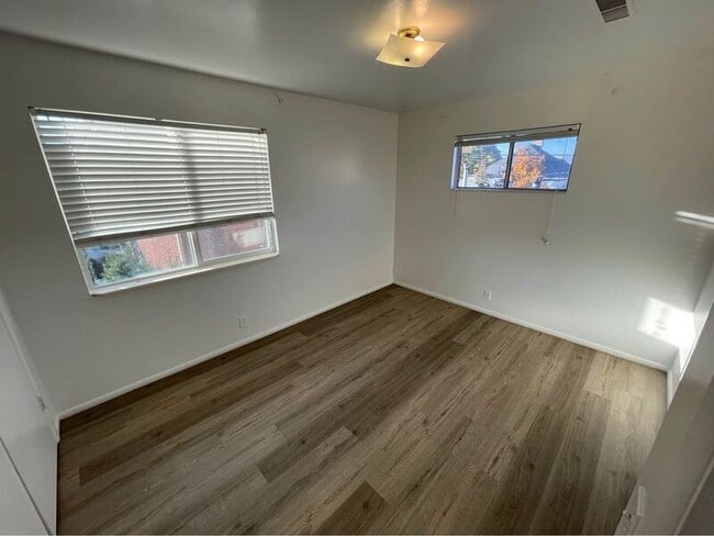 Building Photo - 125 S 200 W