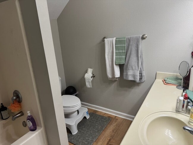 Building Photo - MARCH MOVE IN!!!  3 bedroom 3 Bathroom Duplex Next Door to Blinn!