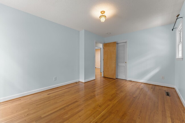 Building Photo - 1055 Inverness Rd