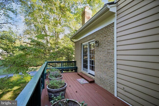 Building Photo - 9454 Newbridge Dr