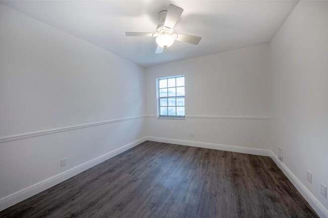 Building Photo - 8059 SW 18th Ct