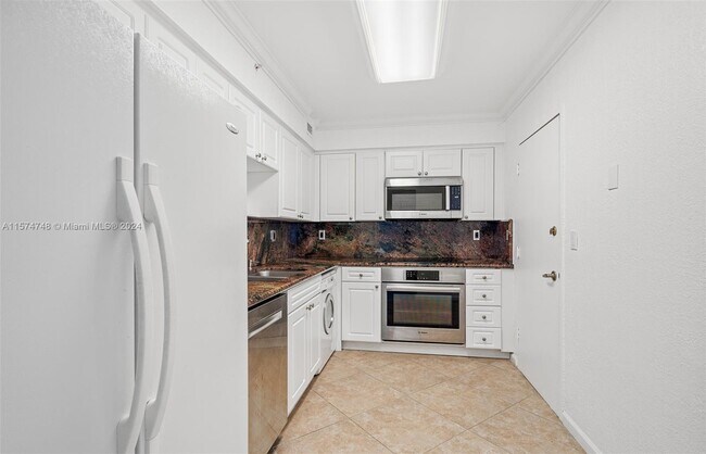Building Photo - 2501 S Ocean Dr