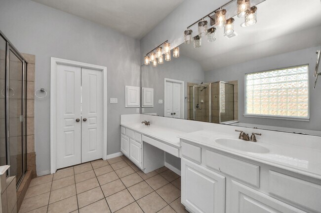 Building Photo - 18330 Enchanted Rock Trail