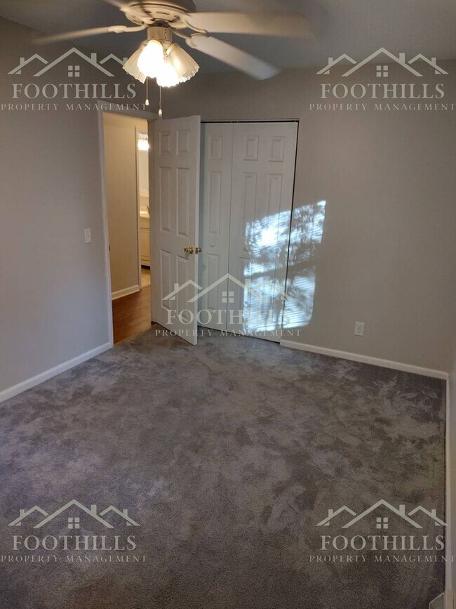 Building Photo - 3-bedroom, 2-bath home located in Pendleton