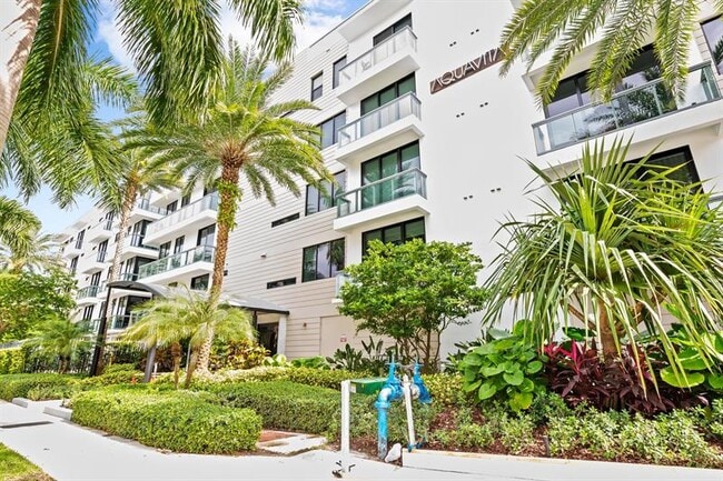 Building Photo - 60 Hendricks Isle