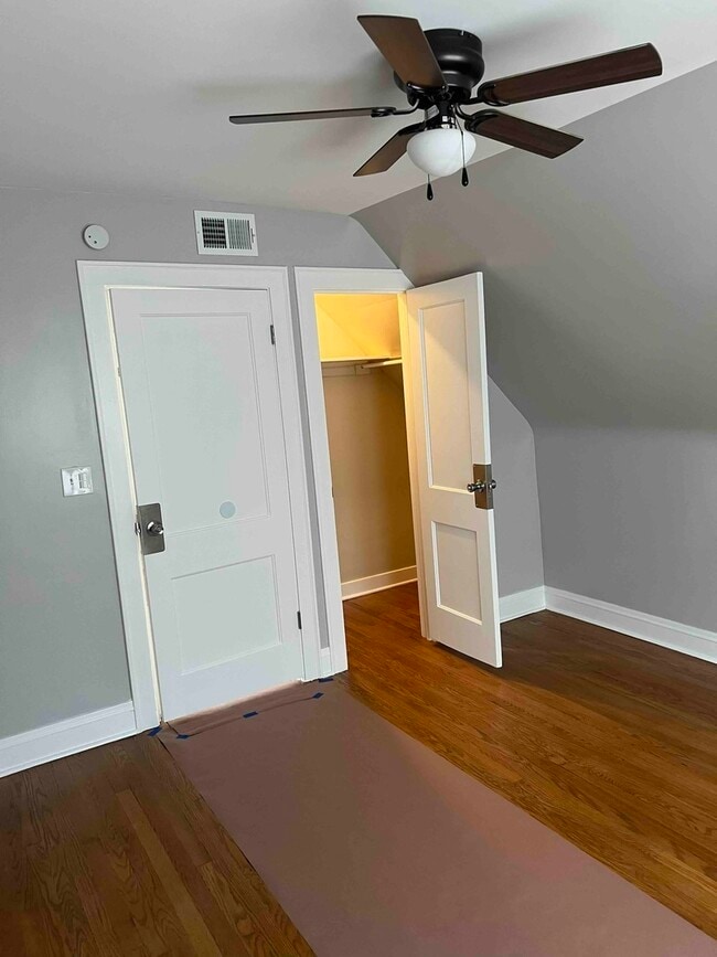 Building Photo - 10434 S Wentworth Ave