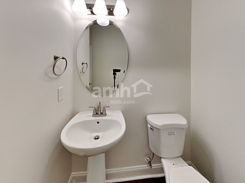 Building Photo - 15541 Normans Landing Dr