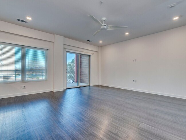 Building Photo - Modern 1 Bedroom, 1 Bath Condo at Public Lofts