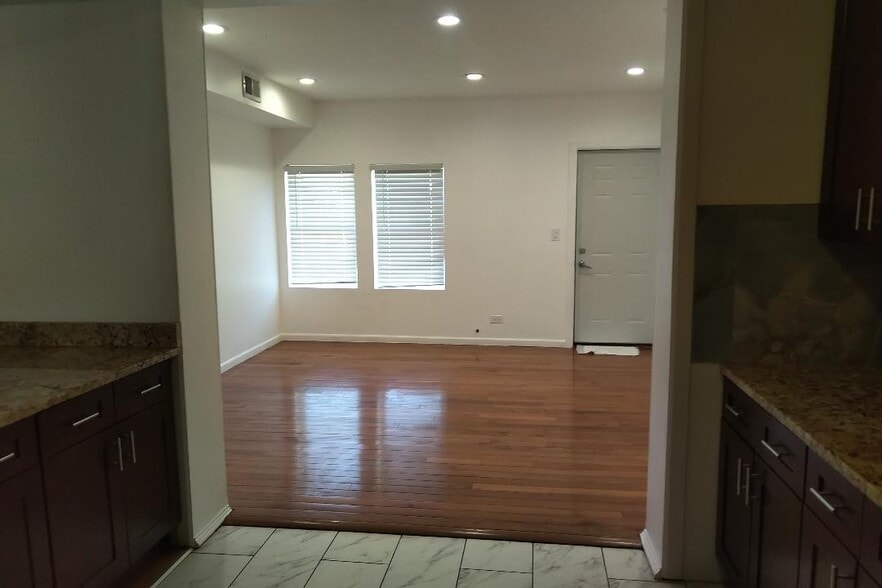 Dinning Room - 6108 W Addison St