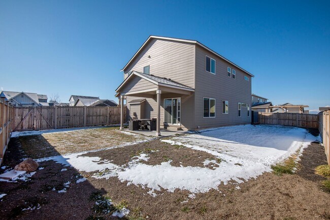 Building Photo - 280 NW Double Eagle Ave