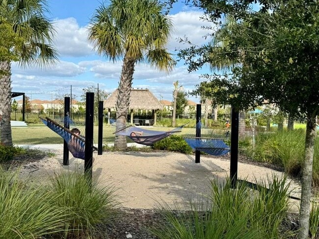 Building Photo - 120 Bogey Dr