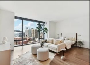 Building Photo - 350 N Canal St