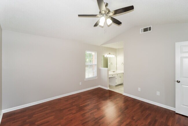 Building Photo - 5930 Garden Ridge Dr