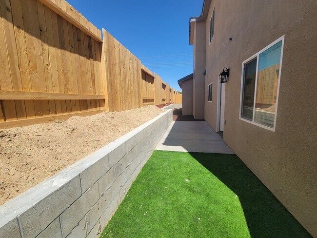 Building Photo - 8304 Grandy St