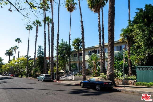 Building Photo - 1411 Hayworth Ave