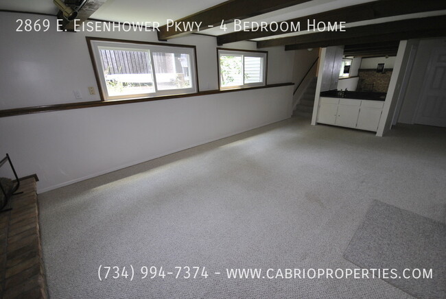 Building Photo - 2869 E Eisenhower Pkwy