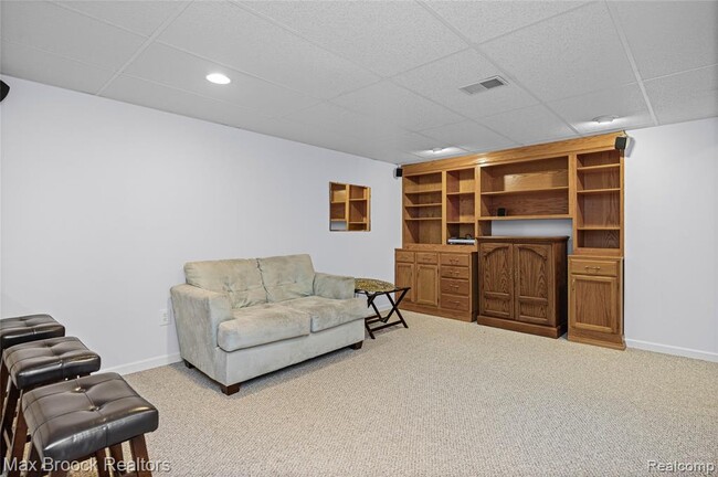 Building Photo - 35263 Kings Forest Blvd