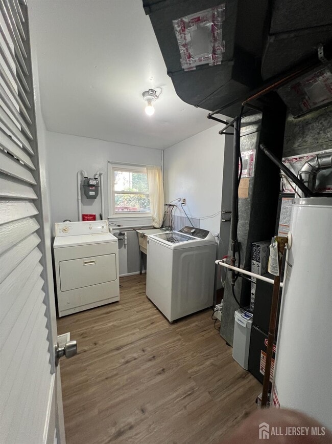 Building Photo - 9 Newman St