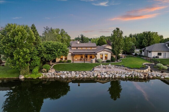 Building Photo - Resort Living in Desirable Eagle Idaho