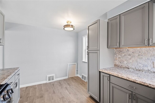 Building Photo - 15419 Edgewood Ave