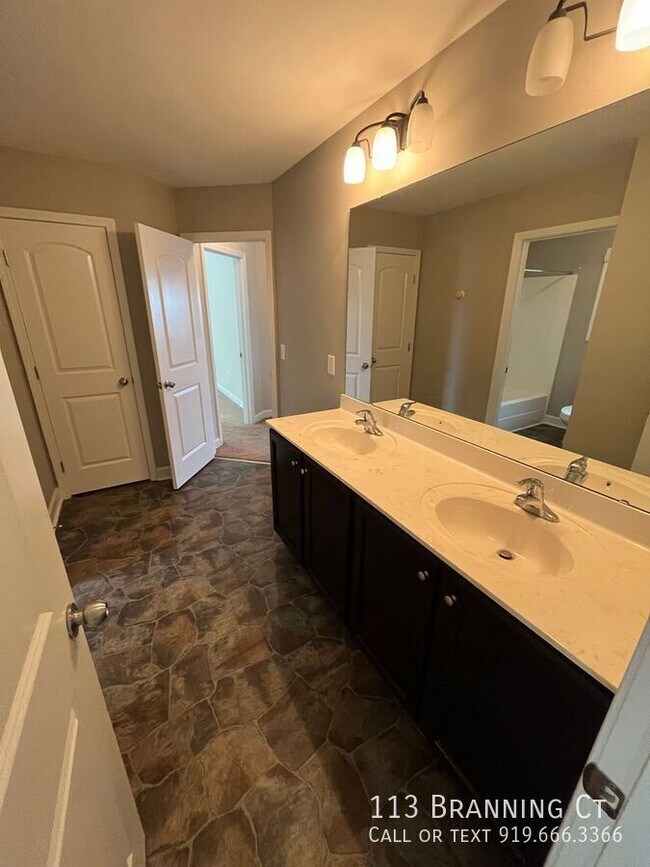 Building Photo - 113 Branning Ct