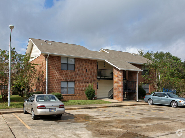 Primary Photo - Escatawpa Meadows Apartments