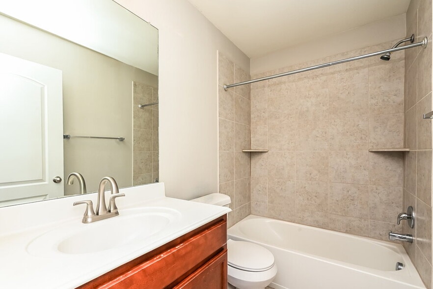 Building Photo - 8916 Highland Orchard Dr