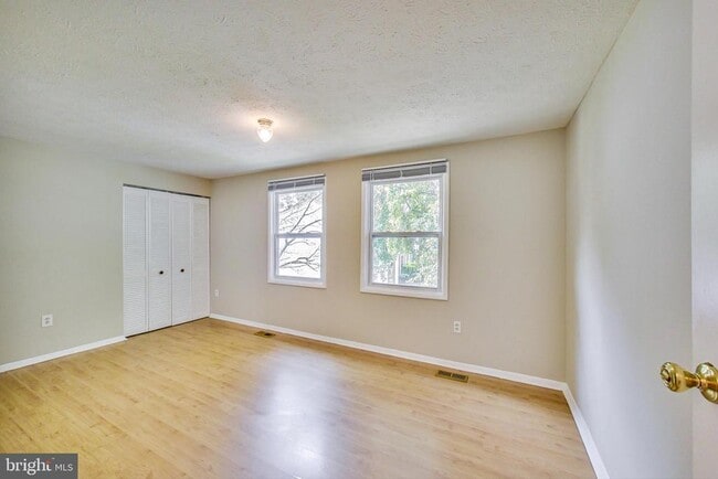 Building Photo - 11141 Captain's Walk Ct