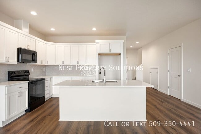 Building Photo - 601 S Dorsing St