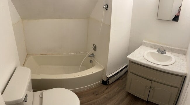 Building Photo - 535 10th Ave