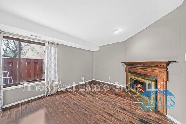 Building Photo - 704 Worthington Dr