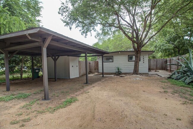 Building Photo - 1608 Boyd Ln