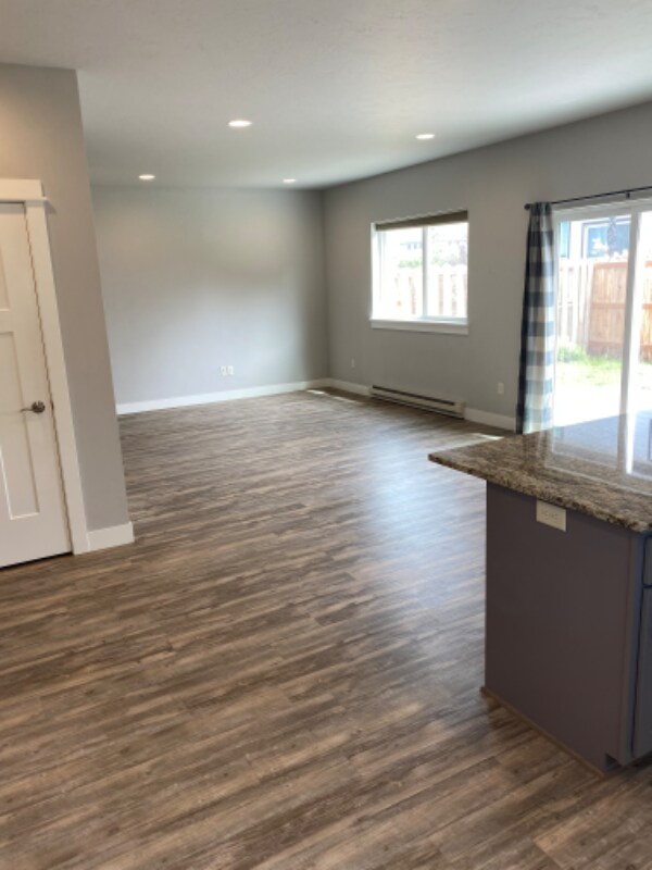 Building Photo - 1200 Glider Ln