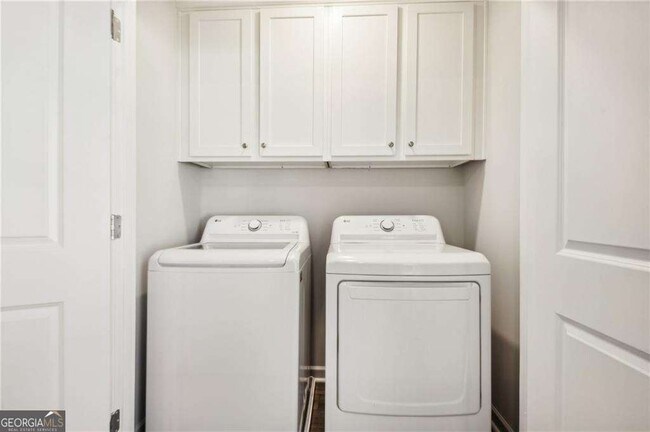 Building Photo - 2568 Swan Lake Dr SW