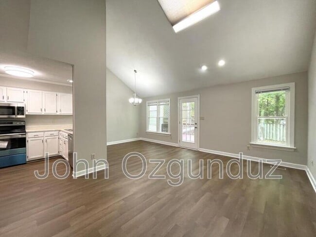 Building Photo - 5108 Sinclair Dr