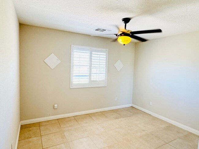 Building Photo - 3Bedroom/2Bathroom Coming soon July 2025!