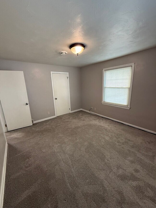 Building Photo - 5111-5113 Allen Drive